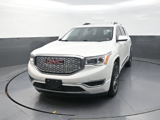 Used 2018 GMC Acadia Denali w/ Technology Package AWD/4WD image 2