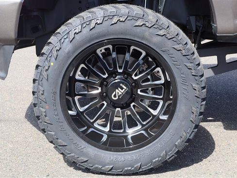 Used 2023 Ford F350 King Ranch w/ FX4 Off-Road Package AWD/4WD image 13