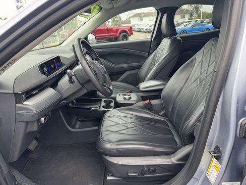 Used 2022 Ford Mustang Mach-E Select image 13