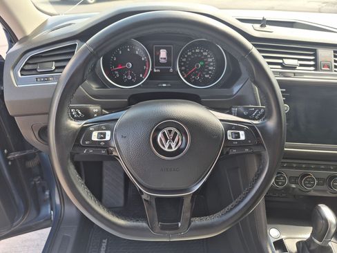 Used 2019 Volkswagen Tiguan SE w/ Panoramic Sunroof Package AWD/4WD image 17