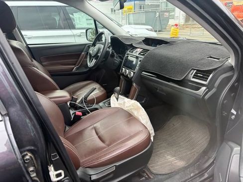 Used 2018 Subaru Forester 2.5i Touring w/ Popular Package #2 AWD/4WD image 4