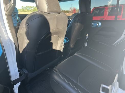 Used 2023 Jeep Wrangler Unlimited Sahara w/ Cold Weather Group image 14