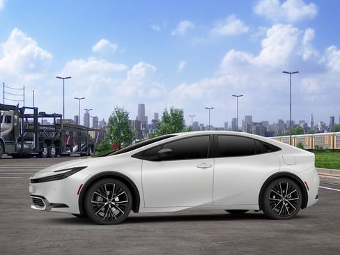 New 2026 Toyota Prius XLE FWD image 5