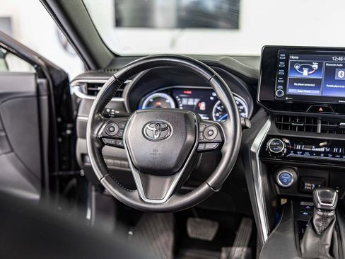 Used 2022 Toyota Venza XLE image 37