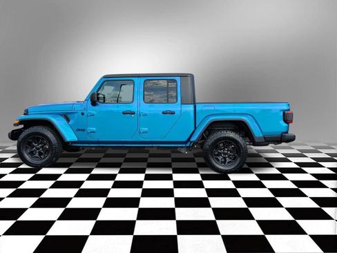 Used 2021 Jeep Gladiator Sport AWD/4WD image 12