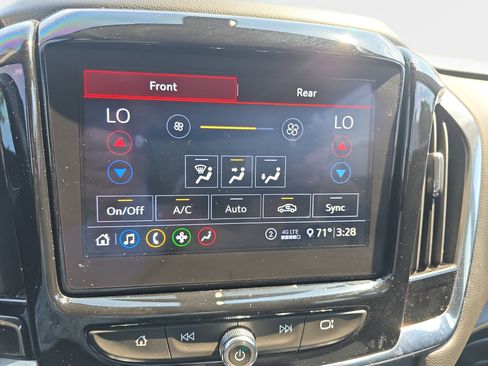 Used 2020 Chevrolet Traverse LT w/ LPO, Floor Liner Package AWD/4WD image 23