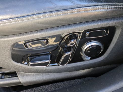 Used 2017 Genesis G90 3.3T Premium image 21