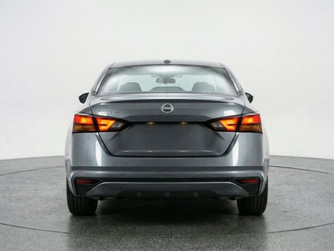 Used 2025 Nissan Altima 2.5 SV image 7