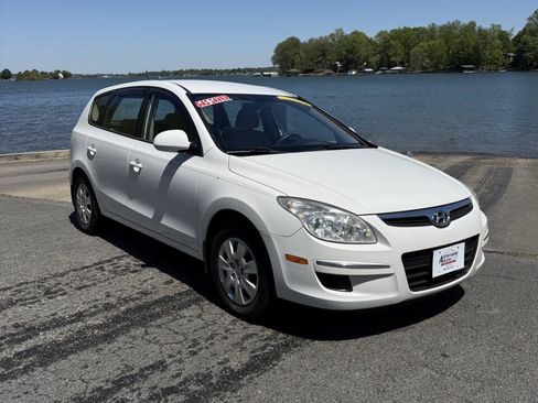 Used 2010 Hyundai Elantra GLS FWD image 1