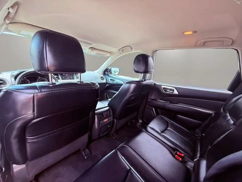 Used 2017 Nissan Pathfinder SL AWD/4WD image 16