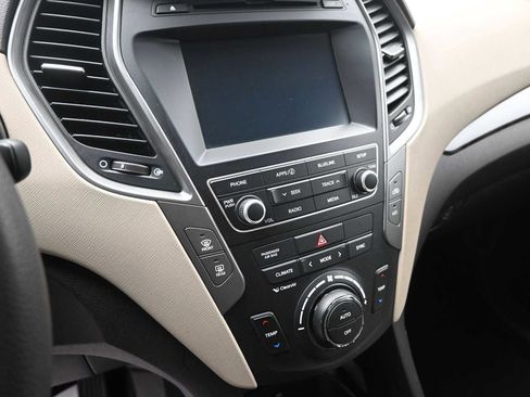 Used 2017 Hyundai Santa Fe Sport image 16