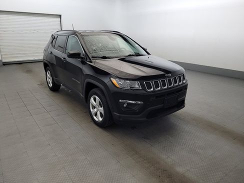 Used 2019 Jeep Compass Latitude w/ Cold Weather Group AWD/4WD image 13