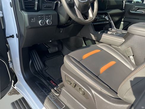 Used 2024 GMC Sierra 2500 AT4 w/ AT4 Premium Plus Package image 28