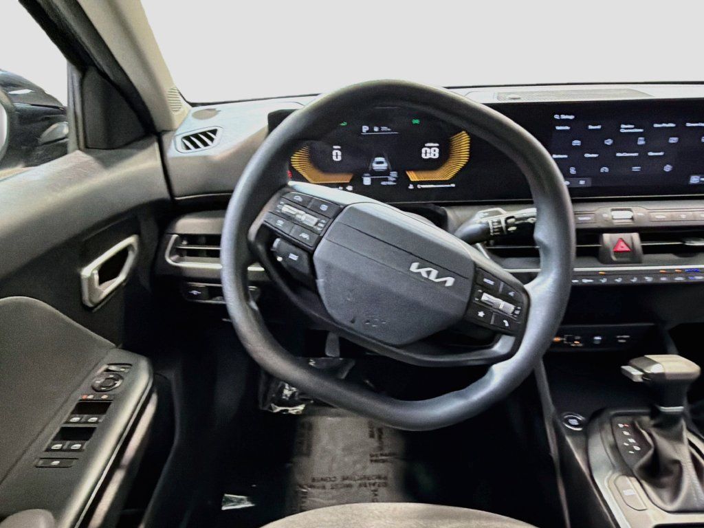 Used 2025 Kia K4 FWD image 20