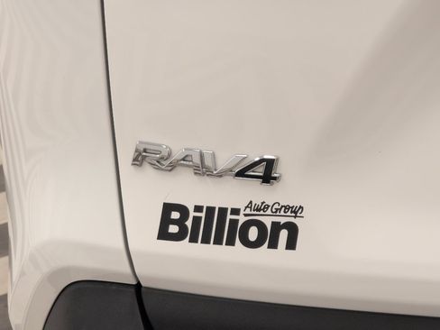 Used 2024 Toyota RAV4 XLE AWD/4WD image 6