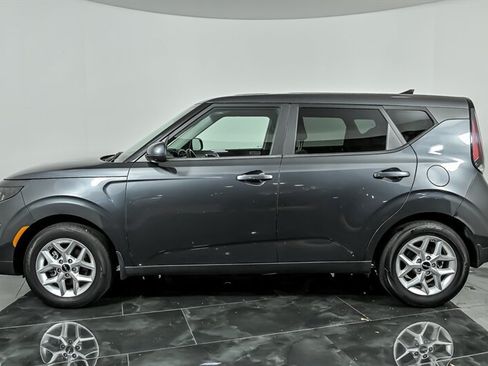 Used 2023 Kia Soul LX w/ Option Group 015 FWD image 6