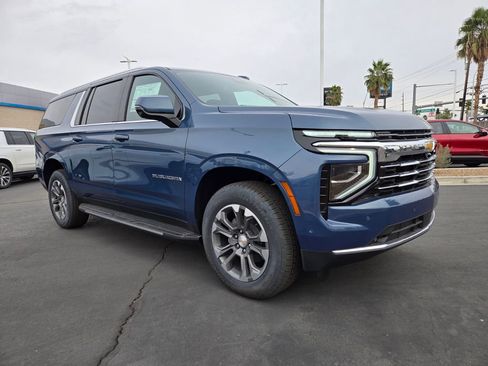 New 2025 Chevrolet Suburban LT w/ Comfort Package AWD/4WD image 1