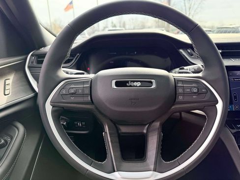 New 2026 Jeep Grand Cherokee Limited AWD/4WD image 16