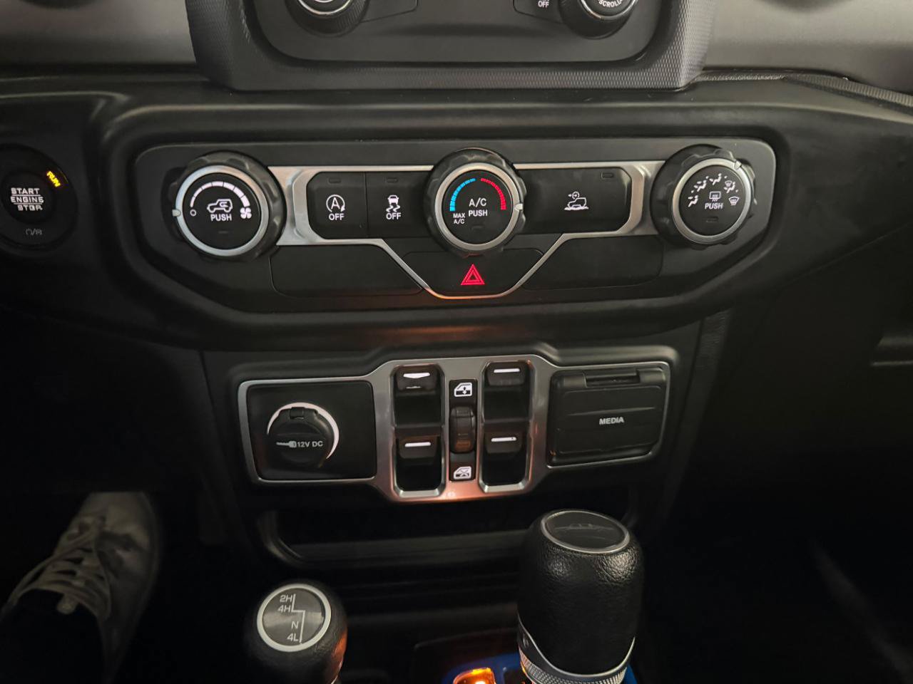 Used 2020 Jeep Gladiator Sport w/ Quick Order Package 24S AWD/4WD image 38