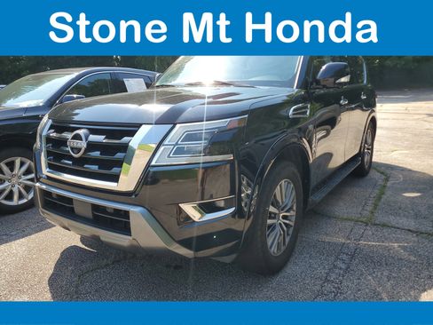 Used 2021 Nissan Armada SL w/ Captain's Chairs Package RWD image 3
