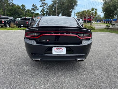 Used 2018 Dodge Charger GT AWD/4WD image 34