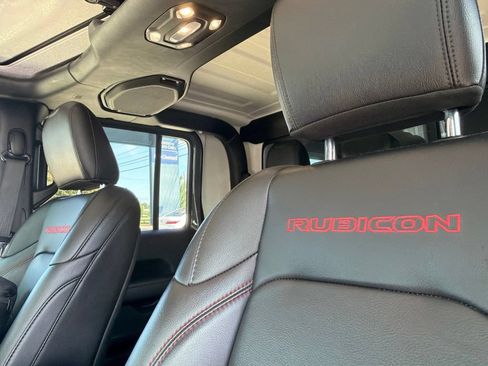 Used 2021 Jeep Gladiator Rubicon AWD/4WD image 4