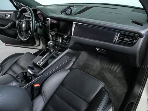 Certified 2024 Porsche Macan GTS image 24