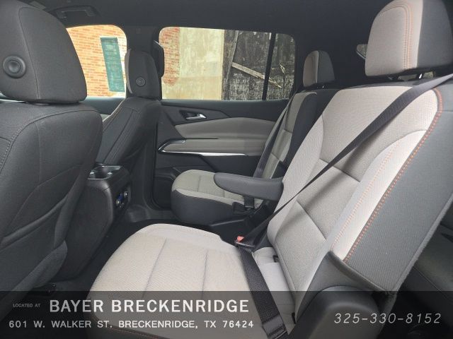 Used 2025 Chevrolet Traverse LT FWD image 13