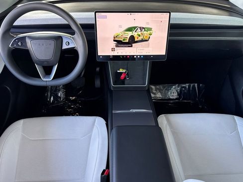Used 2026 Tesla Model Y Long Range AWD/4WD image 12
