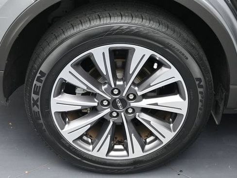 Used 2022 Lincoln Corsair Reserve w/ Elements Package FWD image 5