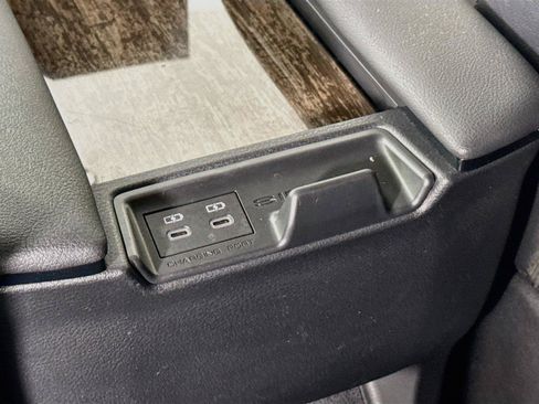 Certified 2025 Toyota Sienna Limited FWD image 40