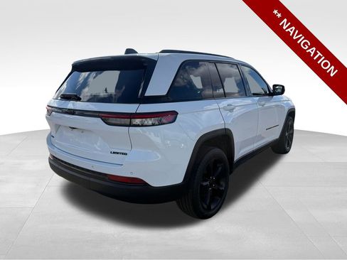 Used 2023 Jeep Grand Cherokee Limited w/ Black Appearance Package image 6