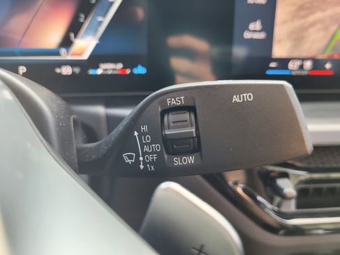 Used 2025 BMW 230i Coupe w/ Premium Package image 28