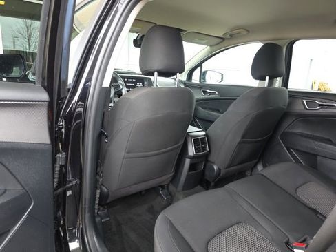 Used 2023 Kia Sportage LX image 16