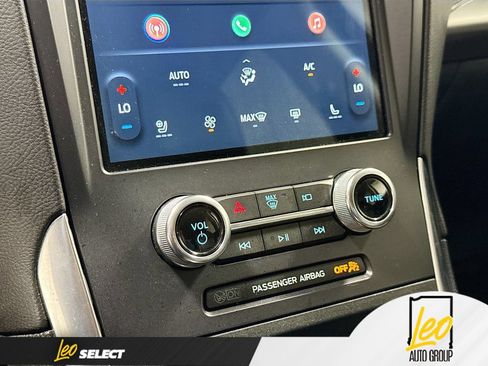 Used 2022 Ford Edge Titanium AWD/4WD image 18