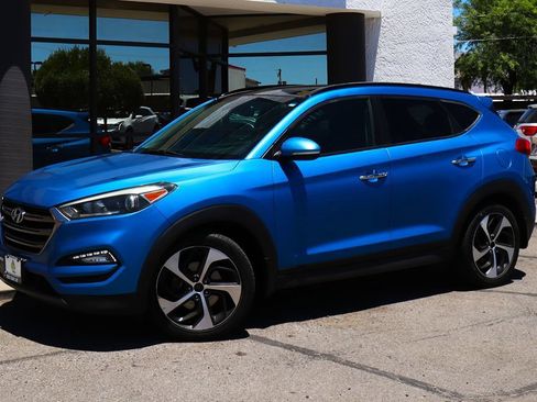 Used 2016 Hyundai Tucson Limited w/ Option Group 03 FWD image 3
