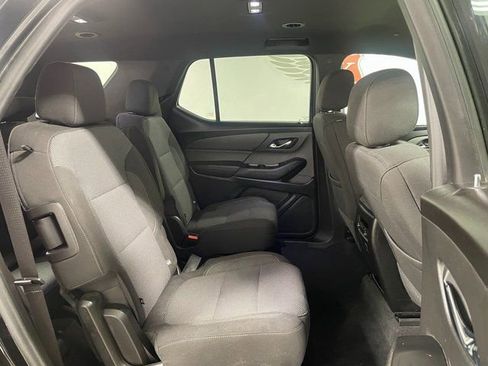 Used 2023 Chevrolet Traverse LT image 21