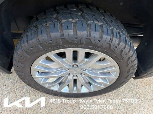 Used 2019 GMC Sierra 1500 Denali w/ Denali Ultimate Package AWD/4WD image 8