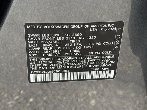 Certified 2025 Volkswagen Atlas SEL Premium R-Line image 30