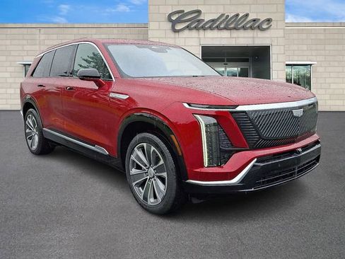 New 2026 Cadillac Vistiq Luxury w/ LPO, Floor Liner Package image 2