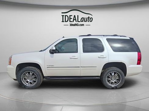 Used 2012 GMC Yukon SLT w/ SLT-2 Equipment Package image 2