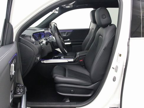 Certified 2025 Mercedes-Benz GLB 250 4MATIC image 17