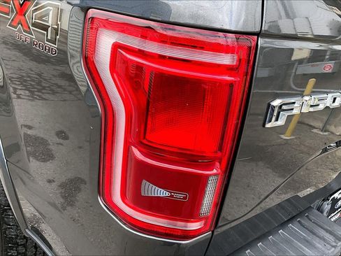 Used 2015 Ford F150 Lariat image 28