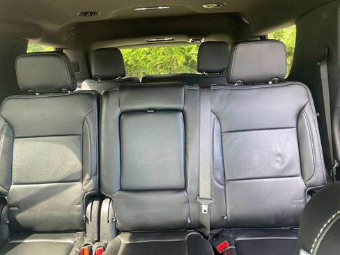 Used 2025 Chevrolet Tahoe LS AWD/4WD image 36
