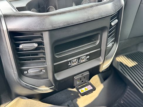 Used 2019 RAM 1500 Big Horn AWD/4WD image 19