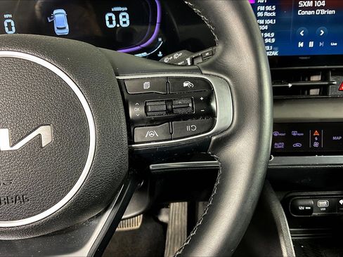 Used 2023 Kia Sportage EX image 11