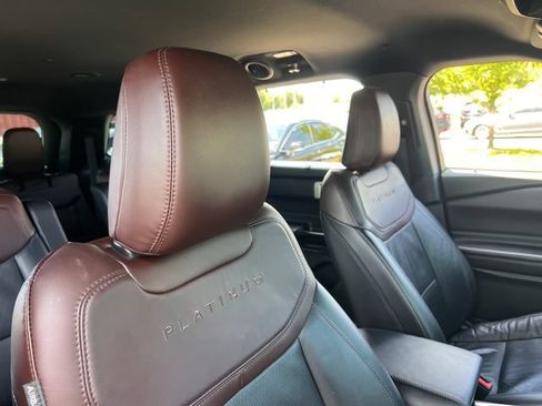 Used 2022 Ford Explorer Platinum w/ Technology Package AWD/4WD image 34