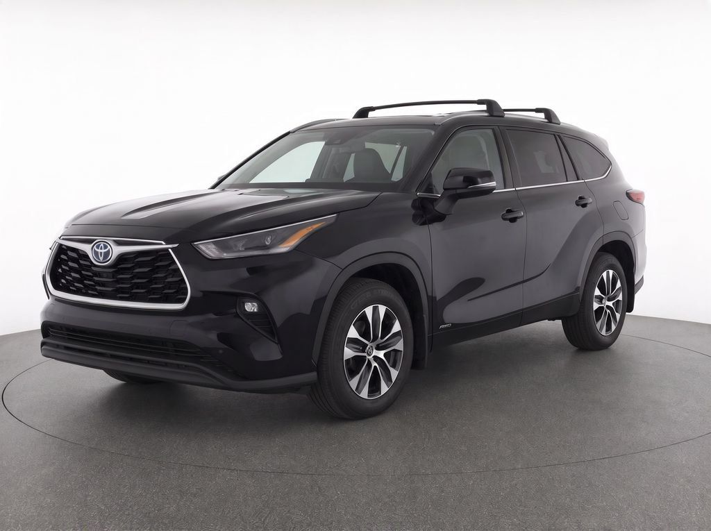 Used 2023 Toyota Highlander XLE AWD/4WD image 1