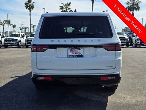 Certified 2024 Jeep Wagoneer L Series III w/ Flexible Seating Group image 6