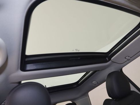 Used 2021 MINI Cooper SE w/ 6.5" Touchscreen Package FWD image 11